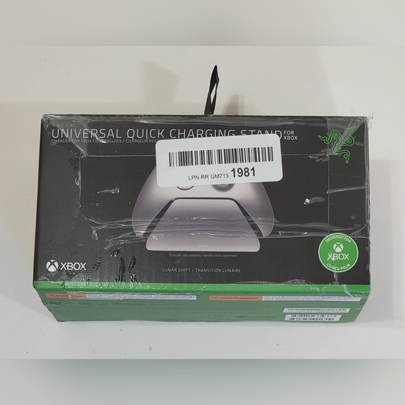 Razer Universal Quick Charging Stand for Xbox Series X|S, Lunar Shift - Picture 11 of 16